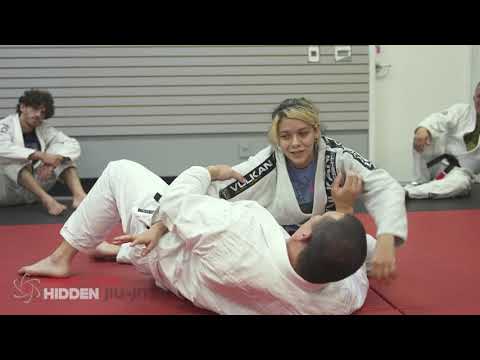 "Connection" beats "technique" - Relaxing & changing angles makes you harder to control