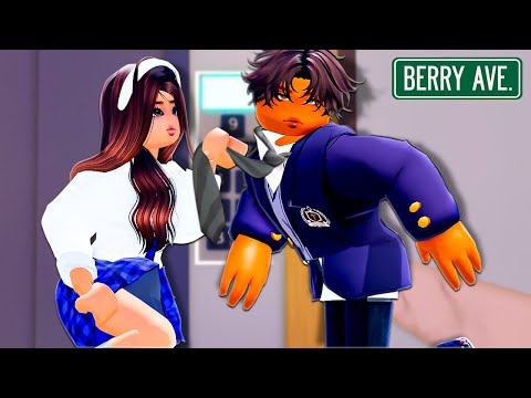 HOW The HOTTEST GUY In High School Fell For ME (Berry Avenue Story)