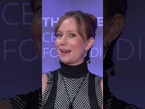 Hannah Einbinder: Channeling Her Inner Mob Boss