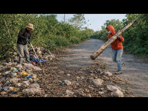 She Was Exhausted After 5 Days Cleaning Shockingly Filthy, Overgrown Sidewalks.
