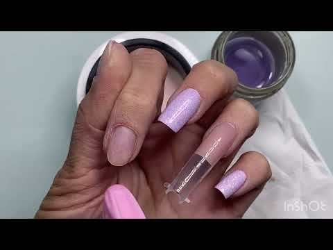 Наращивание ногтей акрилом при помощи верхних форм