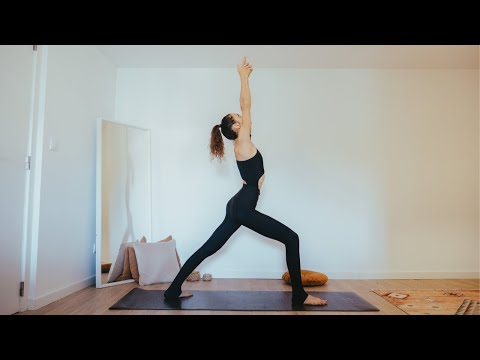 Cours de yoga débutant | S'initier à la maison [ 2023 ]