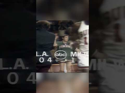 Milwaukee ENDS the Lakers' 33-GAME WIN STREAK 👀 #shorts