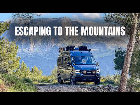 Off-Grid in the Mountains (Totally Alone)