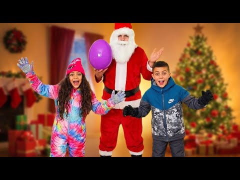 Santa Claus in our house?! 😱 A real visit! Heidi and Zidane are shocked! 🎅🎁