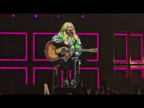 Avril Lavigne performs "Pink Pony Club" (Chappell Roan cover) Live in Halifax NS, 20 May 2025