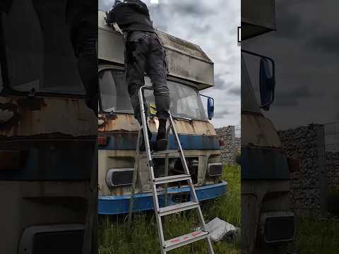 20 Years Abandoned Camper Van — Full Exterior Restoration!