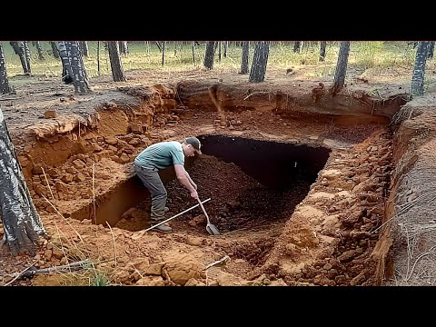 Pencil Builds a Secret Underground Hut in the Forest | From Start to Finish