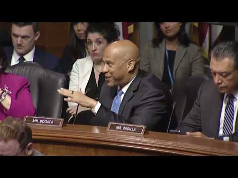 Cory Booker calls out Ted Cruz for 'Blatantly Lying’ about Judicial Oversight