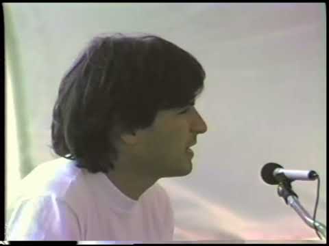 Steve Jobs talks about “simplicity in design”, IDCA, 1983