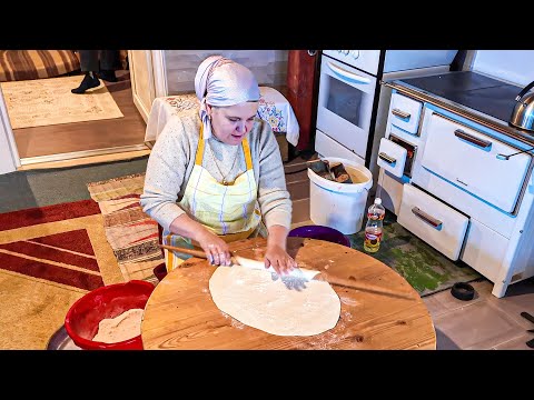 "Ko nema para može doći kod mene jesti i piti, neće niko znati"