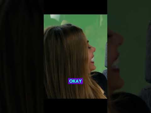 Reese Witherspoon Speak 🇪🇸 Spanish (at least she tries)