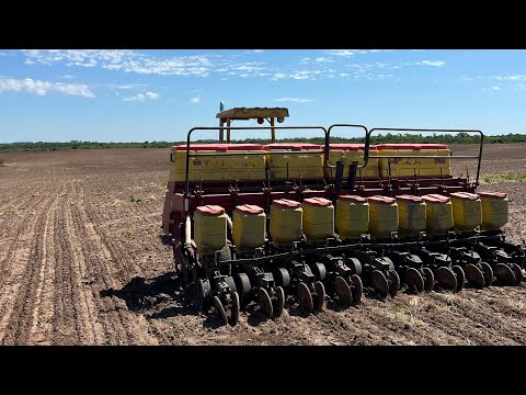 Finishing the planting and pre-emergent application of soybeans, 25/26 crop, using CBT 2105 Turbo...