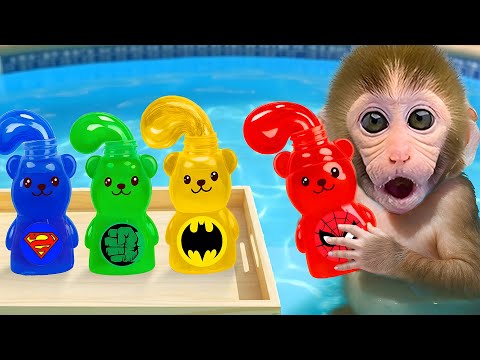 Singe Bon Bon reçoit un cadeau des extraterrestres un costume de super-héros