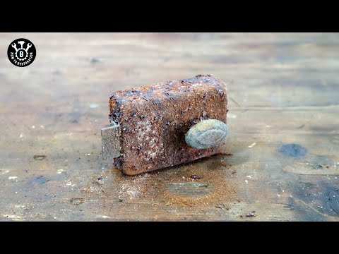 Restoration An Old Rusty Germany Lock!