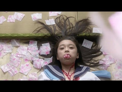 小情侣深夜探险发现女尸，作案手法离奇，凶手动机太扭曲，悬疑片