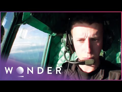 Flying With A Faulty DC-3 Engine Towards A Thunderstorm | Ice Pilots NWT | Wonder