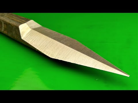 Making a knife on a lathe