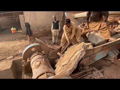 “Big Rock Crusher Machine: A Giant in Action “Big Rock crushing:A powerful Proc….