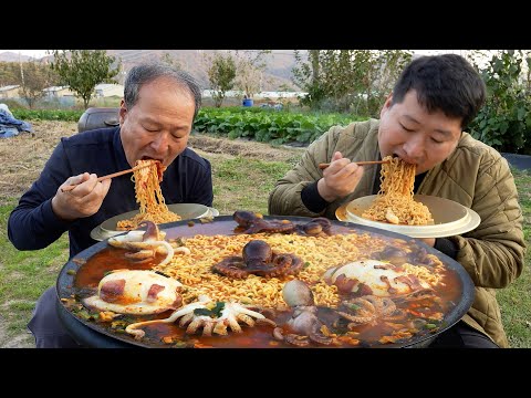 Cauldron lid squid jjambbong with freshly caught cuttlefish and webfoot octopus🐙-Mukbang eating show