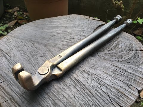 Forging an Offset Jaw Tong (bent knee style)