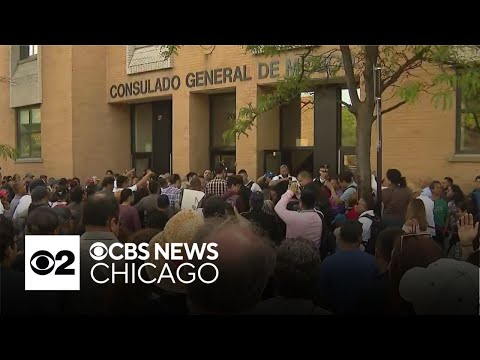 Hundreds left outside after doors close at Chicago's Mexican consulate during historic election