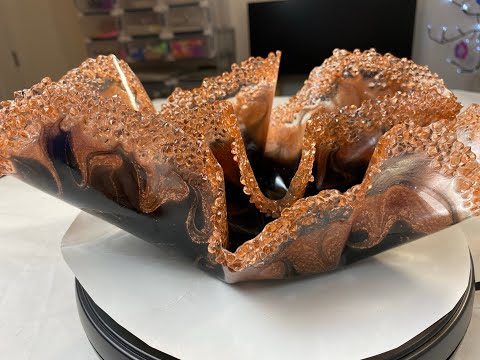 259 - Resin Art - Regal Sculpture Black & Copper -  Simple, Stunning & Elegant