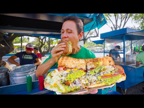 Guatemala Street Food Tour!! 🇬🇹 CRAZIEST HOT DOGS in the World in Guatemala City!