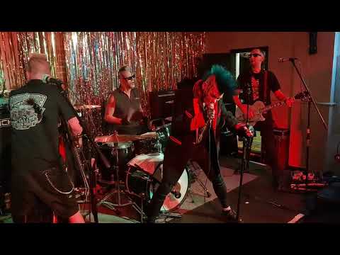 Demented Are Go at The Anchor in Wingham Dec 25