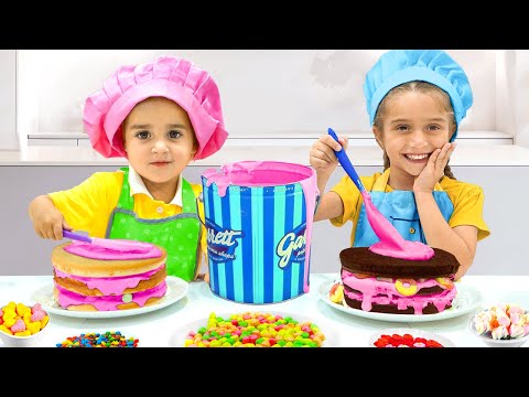 Alice and Deya are baking a birthday cake for Auntie