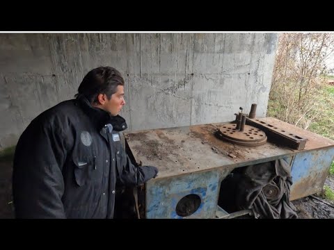 živa istina. Kao beba ostavljena,rođena sa oba polna organa.Na minusu,spava na ovoj mašini.