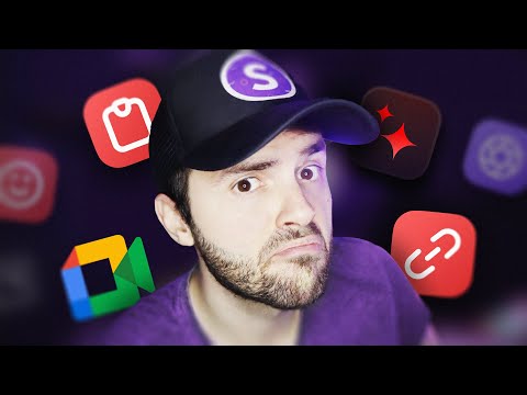 Kitze shows Pedro his Raycast setup in Barcelona