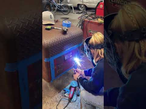 Diamond-T Saddle Tanks for Battery Boxes??!?