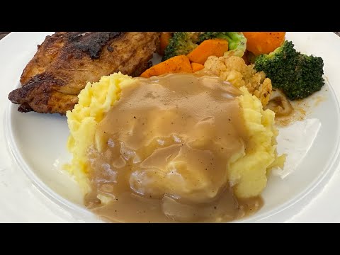 Quick and Creamy Mashed Potatoes with Homemade Gravy
