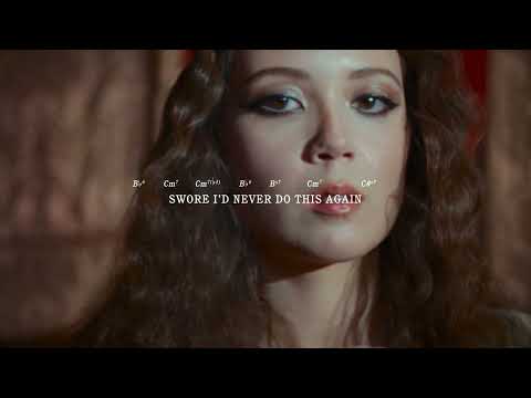 Laufey - Clockwork (Official Lyric Video with Chords)