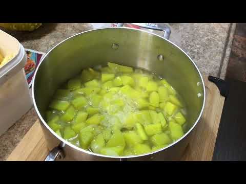 White Pumpkin purée Soup with garlic bread