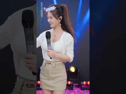 人美声甜气质佳 漂亮迷人美女唱歌#经典歌曲#音乐#中文歌曲 #美女#钢琴曲#歌曲推荐#热门钢琴曲#好听歌曲#唱歌#弹钢琴#Music#Beauty#PianoMusic#PlayPiano