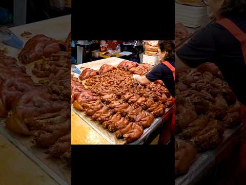 족발달인의 초스피드 발골쇼🔥 (Master Chef’s Ultra-Fast Pork Trotter Deboning Show | Korean Street Food #shorts
