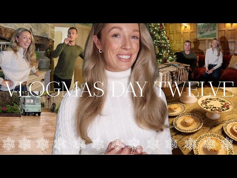 The Mince Pie Taste Test 🥧 🎁 & Booking A *VERY* last minute flight to…….. ✈️ ✨ Vlogmas Day 12