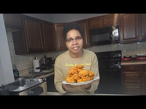 The crispiest fried chicken wings ever!