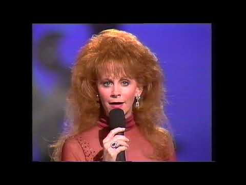 Does he love you - Reba McEntire & Linda Davis (live 1993)