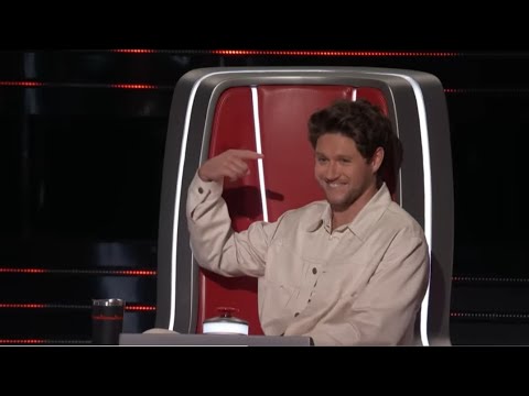 Niall Horan on litteral crack at The Voice #niallhoran