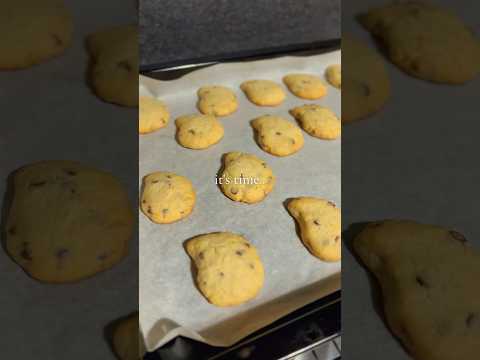 Chocolate chip cookies 🍪 #xmas #christmas #cookies #bakingfromscratch #chocolatechipcookies