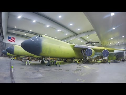 Inside Restricted Hangar Repainting US Air Force’s Largest Aircraft Ever Built