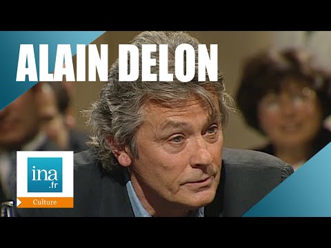 Alain Delon, invité de Bernard Pivot dans "Bouillon de culture" | Archive INA