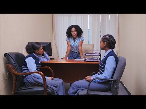 ተማሪዎቿን ጥንቁልና የምታሰተምረው መምህርት