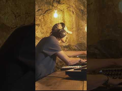 when the wind hits on beat  #deephouse #music  #electronicmusic