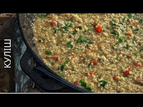 Козацький куліш  в казані на вогні