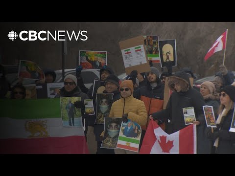 Protesters against violence in Iran gather in front of Sask. Legislature