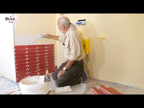 Poser du carrelage mural dans une salle de bains - Tuto bricolage avec Robert